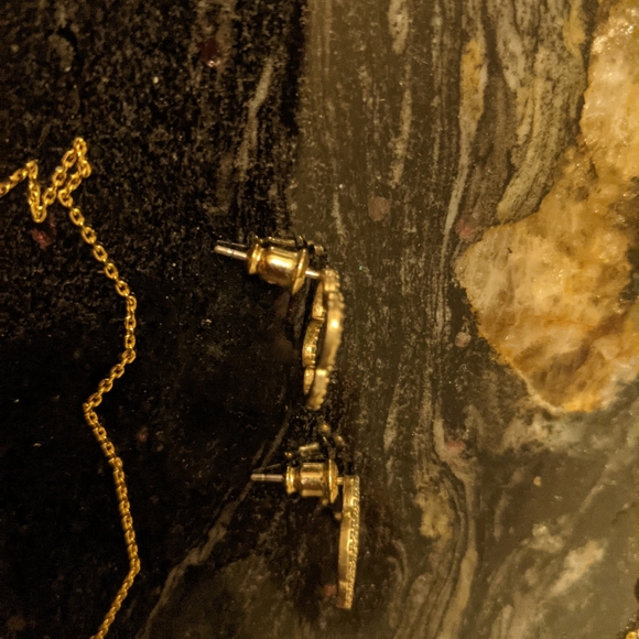 Clover cubic zirconia earrings! - Picture 5 of 7